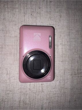 Kodak Pink Compact Digital Camera with Accessories